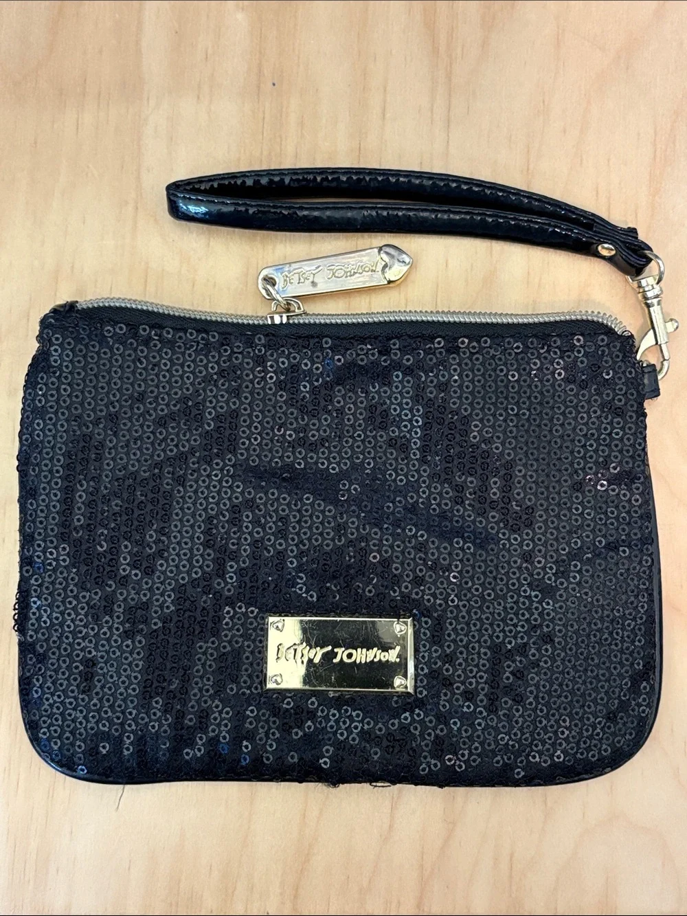 Betsey Johnson Black Sequin Wristlet with Pink Embroidered Logo - Picture 4 of 11